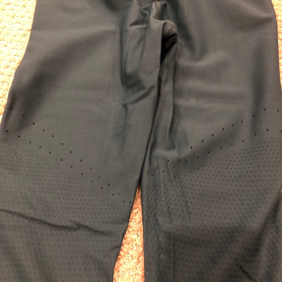 Lululemon Zoned In 27” green jasper - Picture 7 of 9